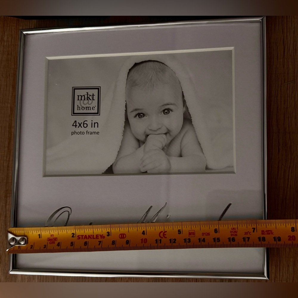 🔲 Silver Photo Frame with 'Our Miracle' Inscription 👶🏻 - Picture 2 of 6